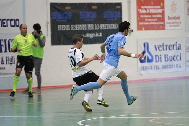 在这种尖锐 在这种尖锐